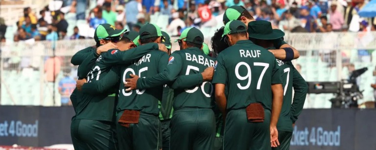 Pakistan beat Zimbabwe by 99 runs in the third ODI to win the series 1-2