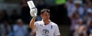 Jamie Smith’s Stunning Counterattack Keeps England Alive Against India at Edgbaston