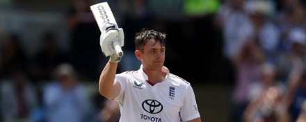 Jamie Smith’s Stunning Counterattack Keeps England Alive Against India at Edgbaston